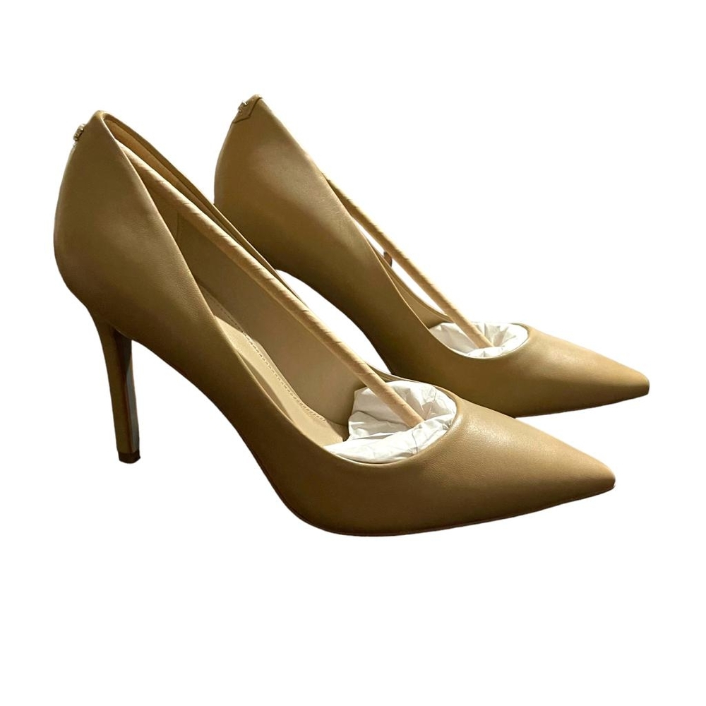 NWT Sam Edelmam Hazel,Beige Leather pumps heels woman's size 7